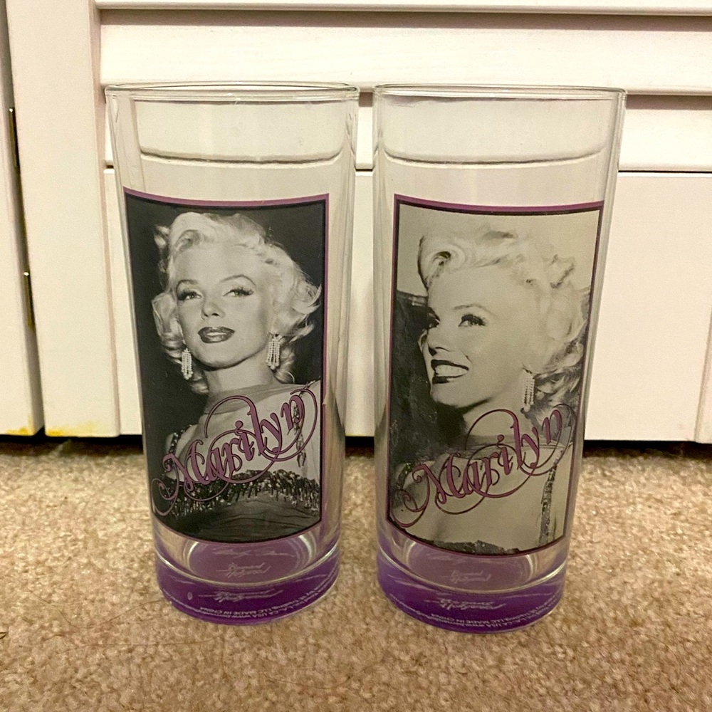Marilyn Monroe glasses (pair)